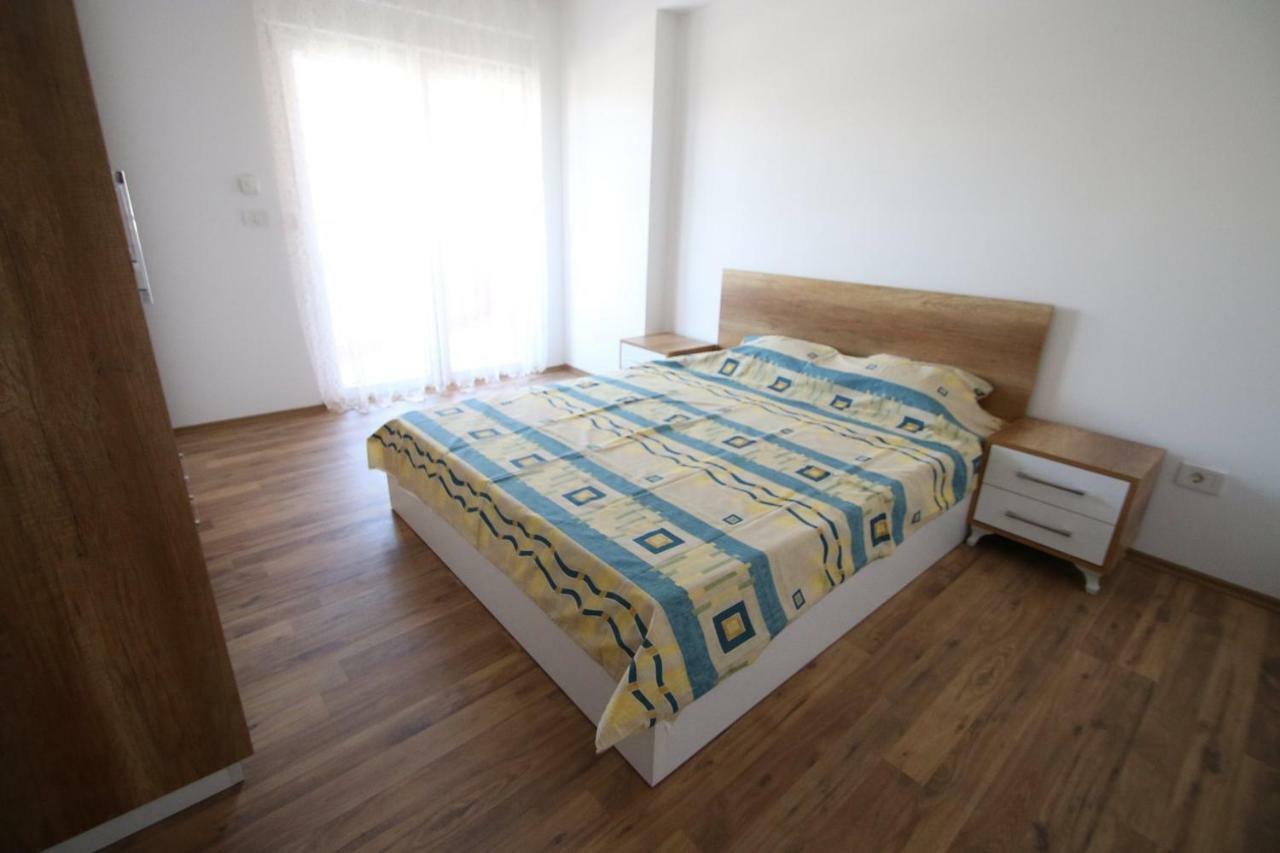 Spacious Apartment Next To The Bus Station And Walking Distance To The Old Town And Shopping Malls Prizren Ngoại thất bức ảnh