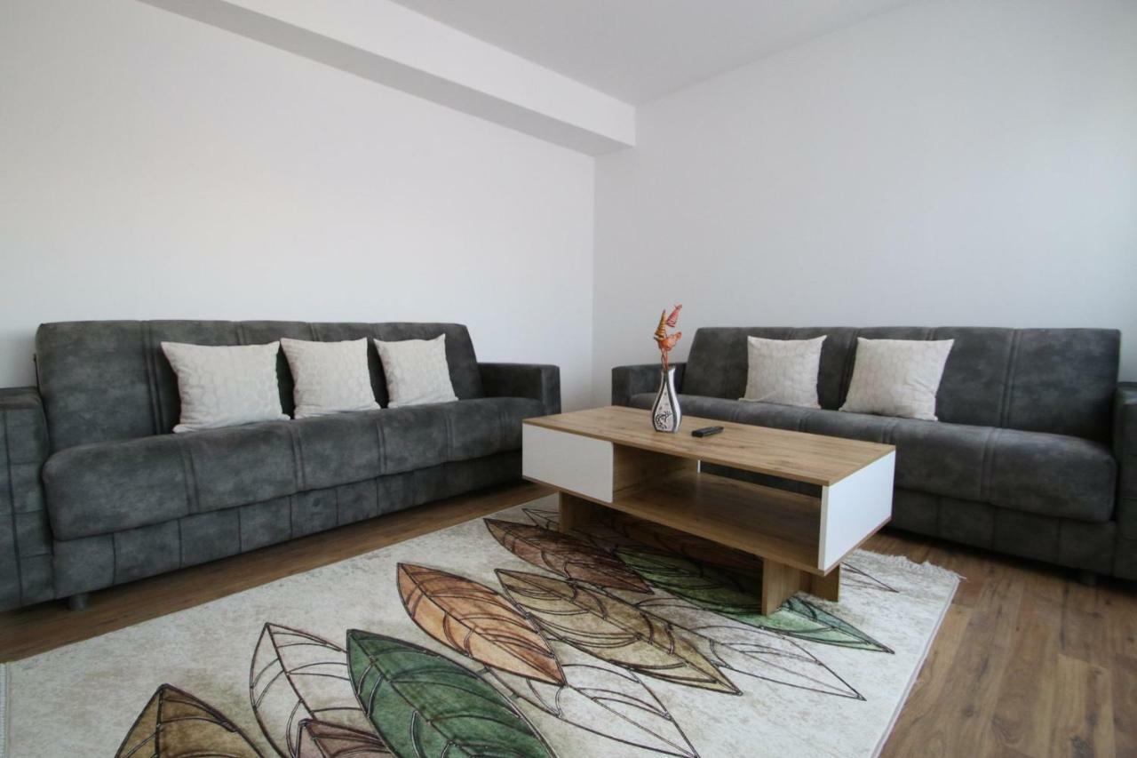 Spacious Apartment Next To The Bus Station And Walking Distance To The Old Town And Shopping Malls Prizren Ngoại thất bức ảnh